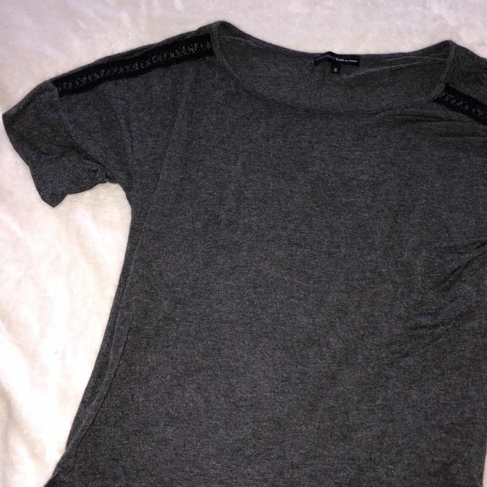 Women’s gray top